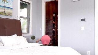 Busty babe Gabriela Lopez earns wet cumshot after fucking