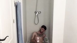 Amateur records himself using fleshlight in the bathroom