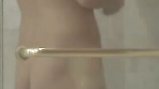 Skinny teenager Kaylo Riley jerks off after steamy shower