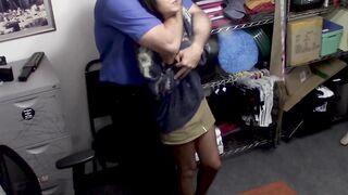 Shoplifter Vienna Black pounded hardcore to avoid jail time