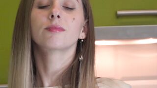 Tall and slim teen Sandra Phoenix rubs her pink wet pussy