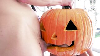 Naughty stepmom Tia Cyrus gives blowjob through pumpkin head