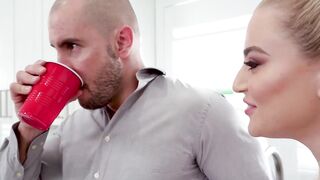 Juicy juggs babe Blake Blossom pussy stretched missionary
