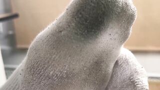 Ripped Finn showed off his beautiful physique and revealed his soft soles while readi
