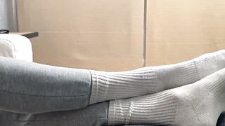 Ripped Finn showed off his beautiful physique and revealed his soft soles while readi