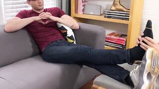 MaleFeetXXX.com - Daddy Texas's gorgeous size twelve feet worshipped by jock Dan Edwa