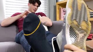 MaleFeetXXX.com - Daddy Texas's gorgeous size twelve feet worshipped by jock Dan Edwa
