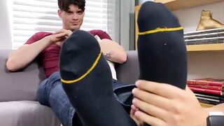 MaleFeetXXX.com - Daddy Texas's gorgeous size twelve feet worshipped by jock Dan Edwa