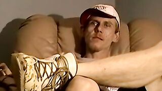 Amateur redneck takes a smoke before boning black homo