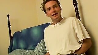 Two straight thugs jerking off to see who will cum first