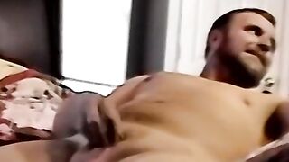 Hungry cock guzzler invites amateur guy to suck him off