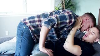 Young homosexuals Zak Bishop and Ryan Jordan bare fucking