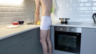 Kinky Dishes Clean Penis | 4K