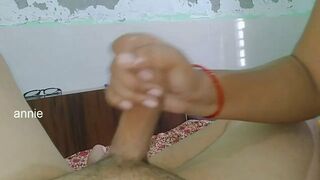 Indian sex tape of Desi married lovers – hand job