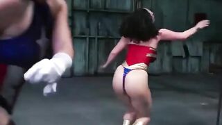 superheroines fight