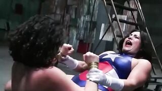 superheroines fight
