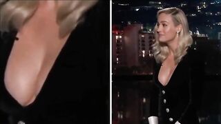 Brie Larson (pechos)