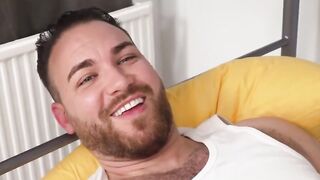 cougar maid Chloe Lamour offers her huge booty to new client