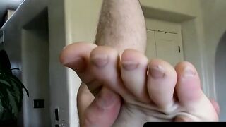 ToesXXX.com - Homosexual's outdoor foot play and powerful solo cumshot