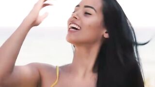 Andreina De Luxe goes to the pool to got nailed by big cock