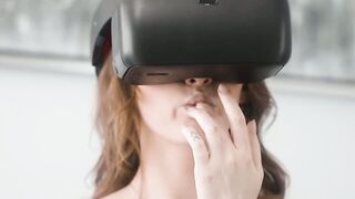 Squirting VR Porn Turns In Real Sex For Bae Dyke Lovers