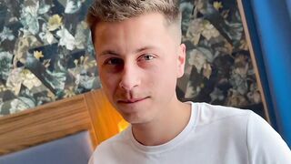 Young amateur Jake Worthy sucked dicks in a hotel room fulfilling his cock craving