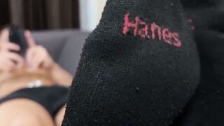 MaleFeetXXX.com - The voyeur's lustful surprise at seeing hunky Aldo's bare feet expo