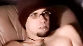 Young amateur with glasses sucked by mature old homosexual
