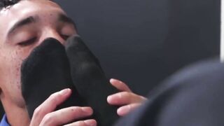 MaleFeetXXX.com - AJ Sloan's lustful footjob on jock Amone Bane's cock while stroking