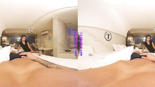 PURITYVR Alice Gomez is bored and feeling slutty