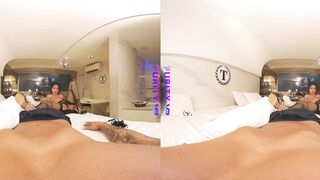 PURITYVR Alice Gomez is bored and feeling slutty