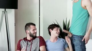NextDoorXXX.com - Young gay man spitroasted after a raw session with a muscular man
