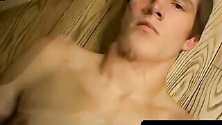 ToesXXX.com - Young skater's cock jerk off and foot beauty parade