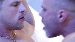 RagingXXX.com - Ripped jock enjoys a bareback ride with a muscular hunk