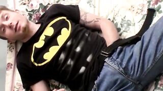 Billy gets nasty as he talks on cam while masturbating