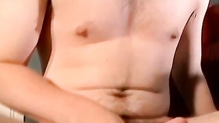 Amateur bottom prepares his ass for hardcore hammering