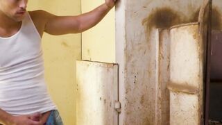 Hotties Roman Todd and Michael Del Ray in a raw flip fucking in the barn