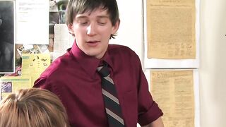 Horny blonde twink Atlanta Grey gives passionate blowjob Hoe 2