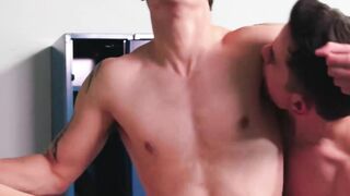 Hunks Dakota Payne and Zak Bishop double penetrated Twink Zak Bishop in a threesome