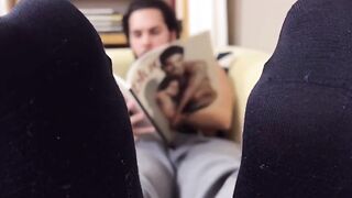 Nathaniel took his shirt and socks off and showed his gorgeous barefoot while being w