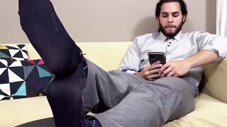 Nathaniel took his shirt and socks off and showed his gorgeous barefoot while being w