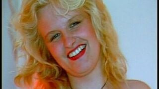 blondes 18 yo will performer werden und gibt alles