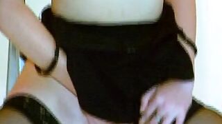 blondes 18 yo will performer werden und gibt alles