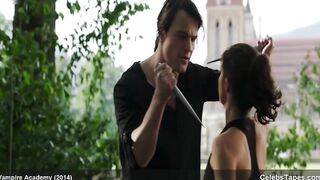Zoey Deutch – babe panties scenes