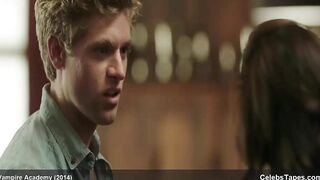 Zoey Deutch – babe panties scenes
