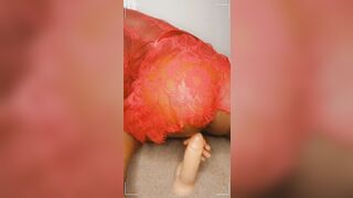 Hottie butt bouncing on toy