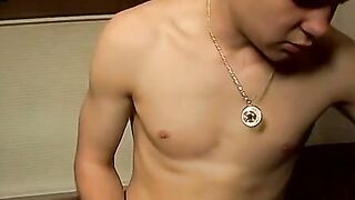 Straight amateur thug masturbates solo and cums on camera