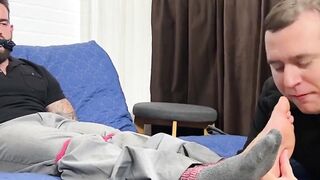 MaleFeetXXX.com - Dominant Tommy B's worship and licking of muscular Matt M's gorgeou