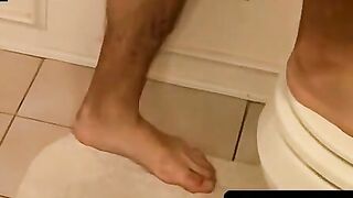ToesXXX.com - Young Boomer Jacoby's sensual foot play and self-induced cumshot