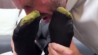 Beaux Matthews jerked off while getting feet worshiped by shaved head Killian Knox